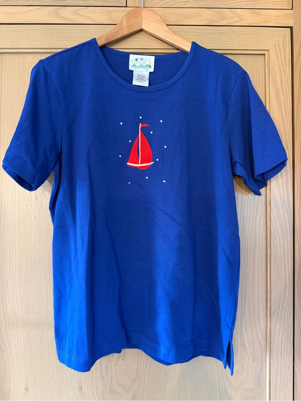 NWOT The Quaker Factory Deadstock Embroidered Sailboat Jeweled Tee / MED